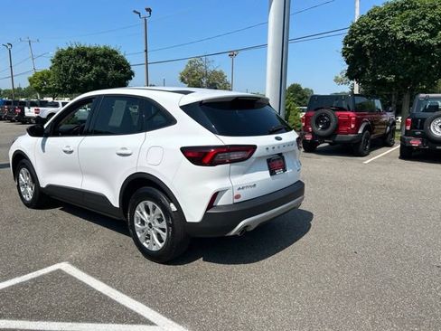 Used 2025 Ford Escape Active AWD/4WD image 5