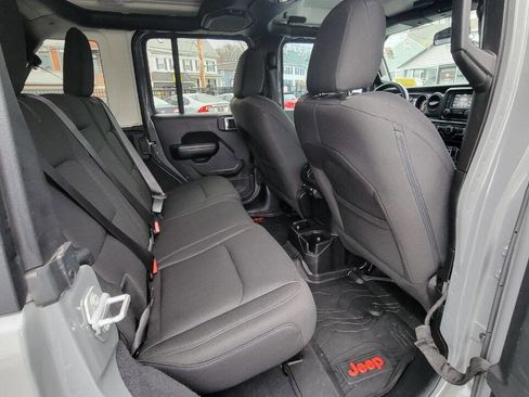 Used 2018 Jeep Wrangler Unlimited Sport S image 19