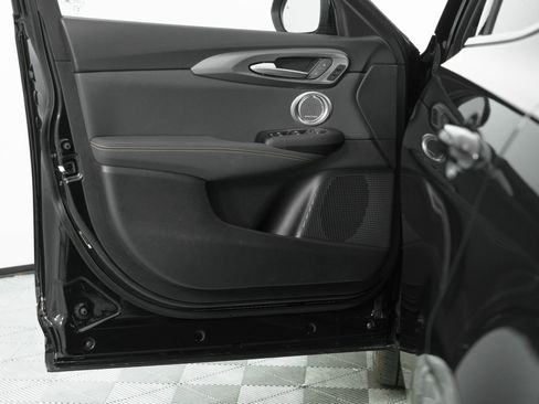 New 2025 Alfa Romeo Tonale w/ Premium Package image 21