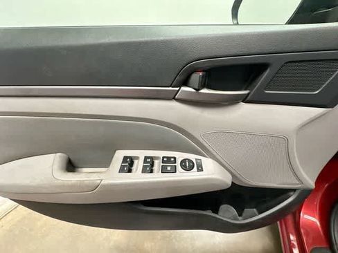 Used 2018 Hyundai Elantra SEL FWD image 15