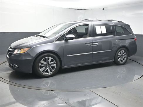 Used 2016 Honda Odyssey Touring Elite image 4