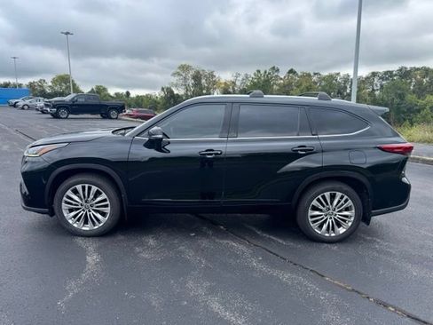 Used 2023 Toyota Highlander Platinum AWD/4WD image 6