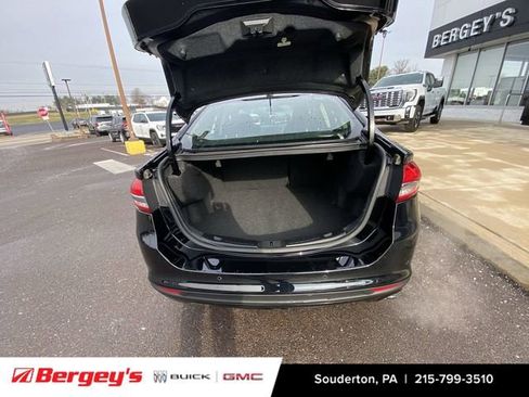 Used 2018 Ford Fusion SE w/ Fusion SE Technology Package image 29