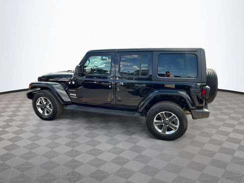 Used 2022 Jeep Wrangler Unlimited Sahara w/ Cold Weather Group AWD/4WD image 9