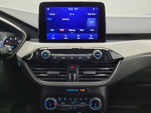 Used 2022 Ford Escape SE image 25