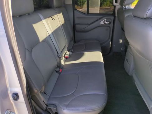 Used 2019 Nissan Frontier SL RWD image 31