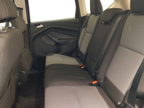 Used 2017 Ford Escape SE FWD image 18