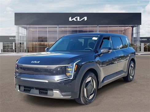 Certified 2026 Kia EV9 Light image 3