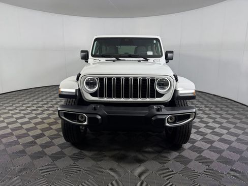 Certified 2026 Jeep Wrangler Unlimited Sahara AWD/4WD image 10