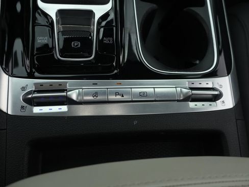 Certified 2024 Kia Carnival SX Prestige FWD image 34
