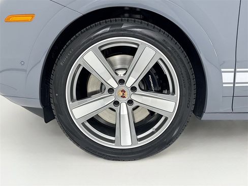 New 2026 Porsche Cayenne S image 33