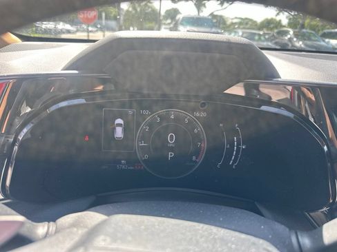 Used 2025 Lexus NX 250 FWD w/ Accessory Package (Z2) image 2