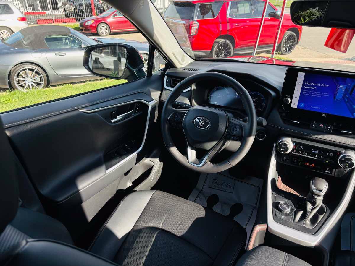 Used 2025 Toyota RAV4 Limited w/ Weather Package AWD/4WD image 47