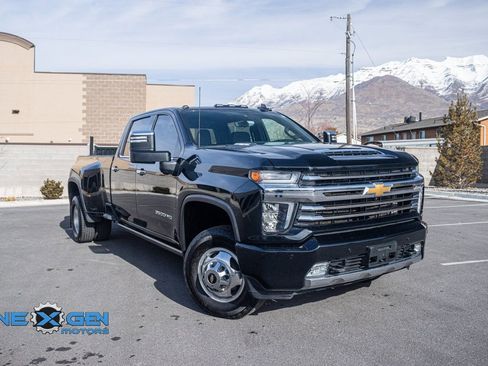 Used 2022 Chevrolet Silverado 3500 High Country image 1