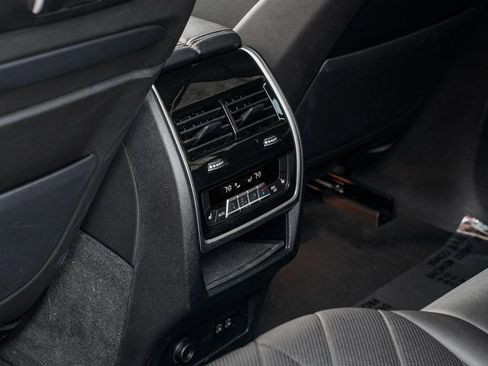Used 2023 BMW X7 xDrive40i w/ Executive Package image 18