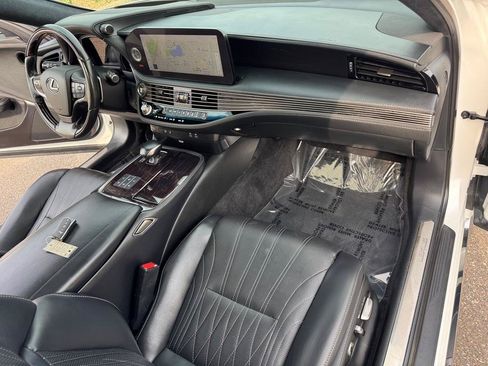 Used 2023 Lexus LS 500 AWD w/ Luxury Package image 29