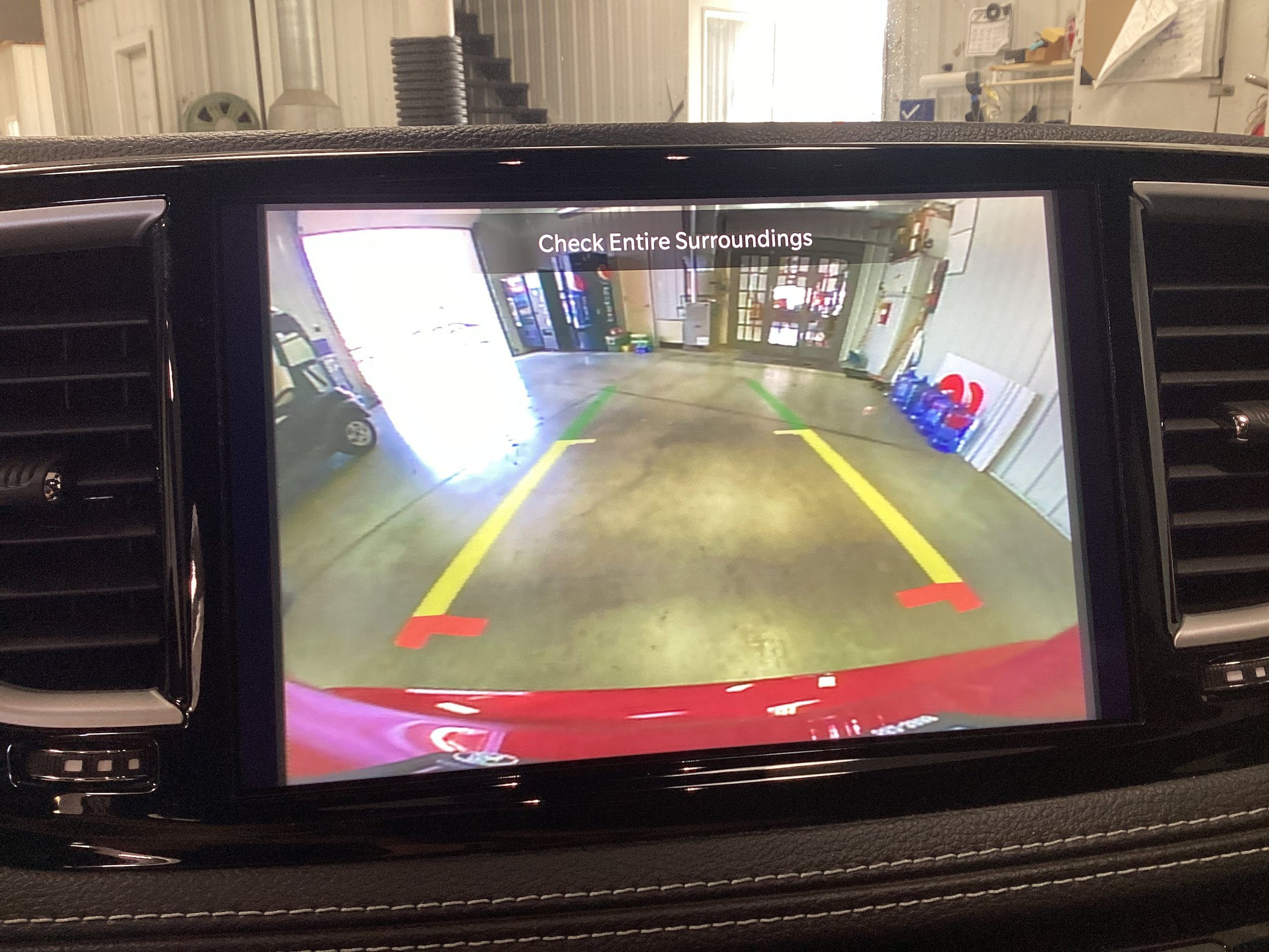 Used 2025 Chrysler Pacifica Select AWD/4WD image 29