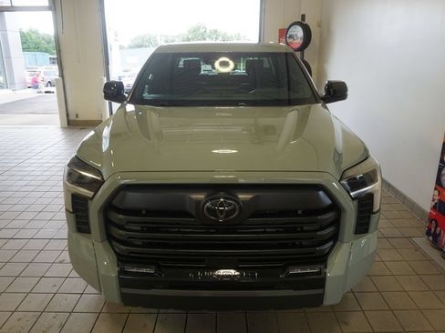 New 2026 Toyota Tundra Limited AWD/4WD image 16