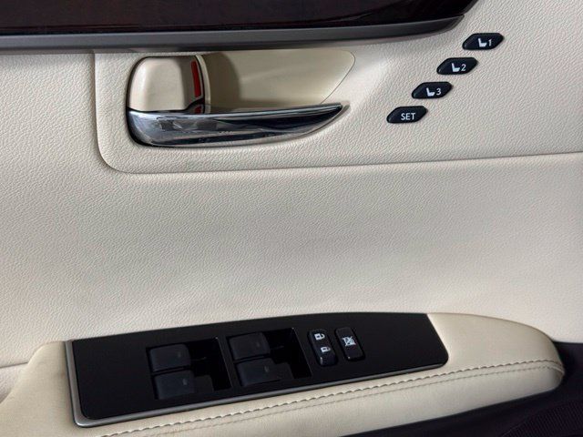 Used 2016 Lexus ES 350 w/ Luxury Package w/Wood Trim FWD image 14