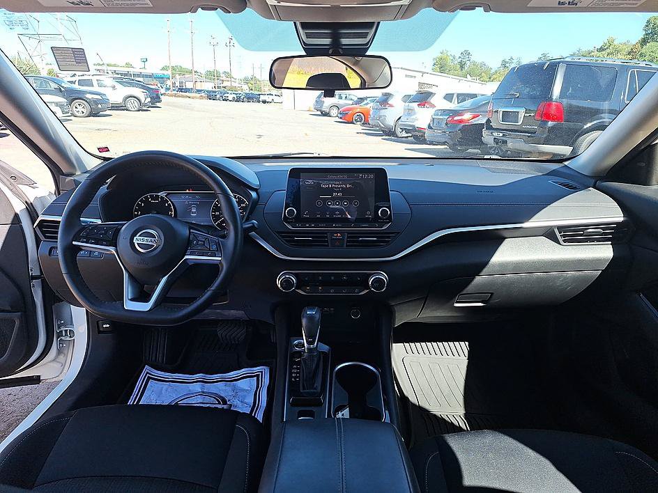 Used 2022 Nissan Altima 2.5 SV w/ SV Premium Package FWD image 19