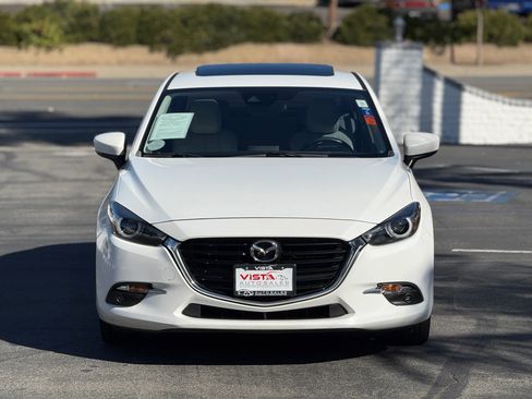 Used 2018 MAZDA MAZDA3 Grand Touring image 9