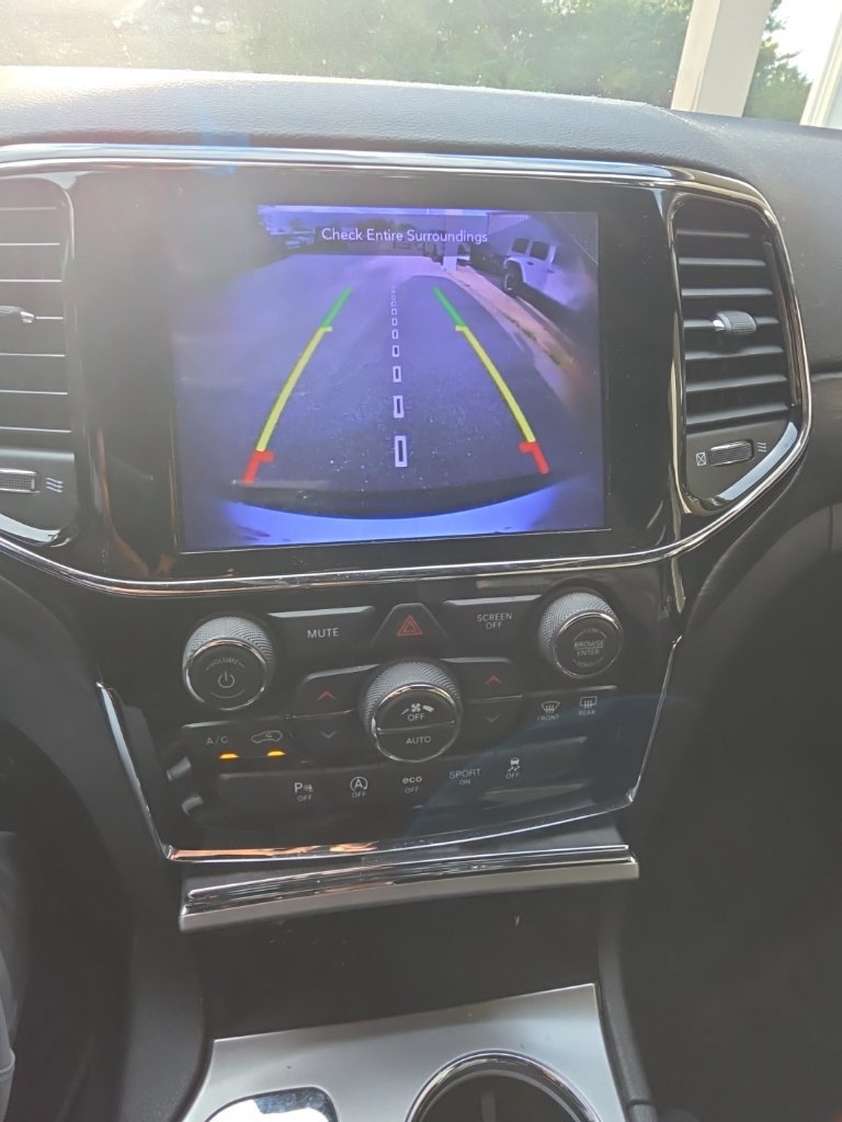 Used 2020 Jeep Grand Cherokee Altitude AWD/4WD image 15