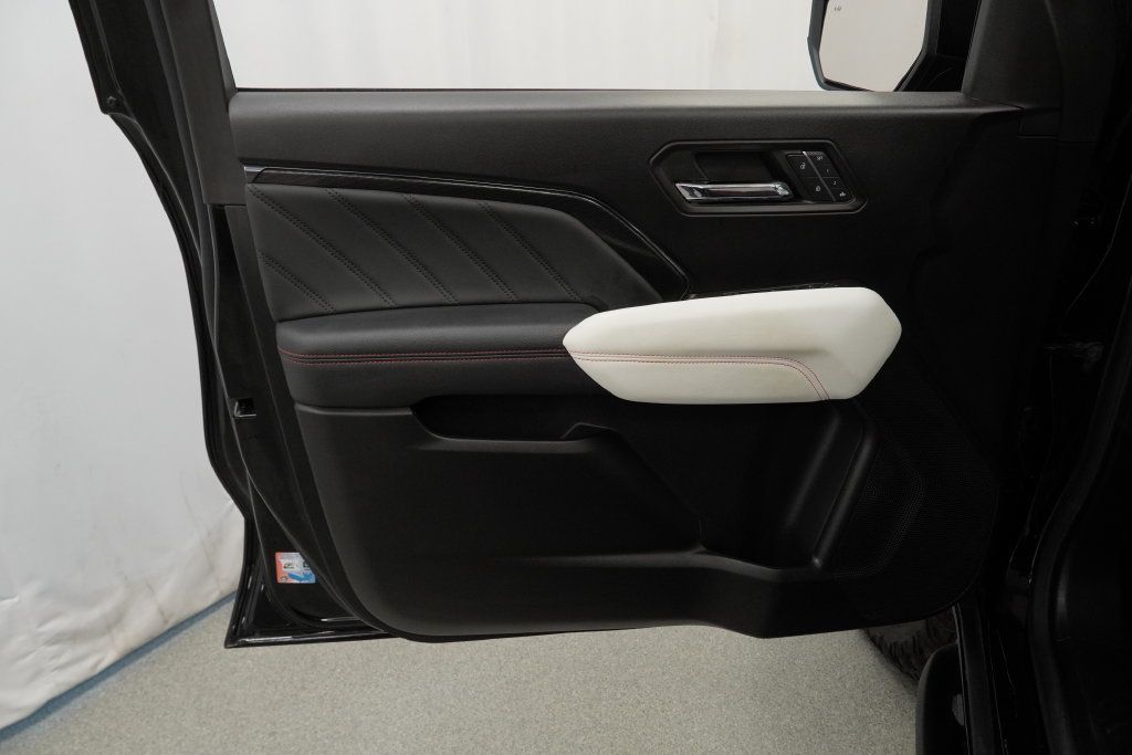 Used 2024 GMC Canyon AT4X w/ AT4X AEV Edition AWD/4WD image 26