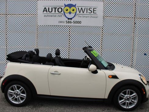 Used 2015 MINI Cooper Convertible image 3