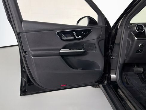 Used 2023 Mercedes-Benz GLC 300 4MATIC image 21
