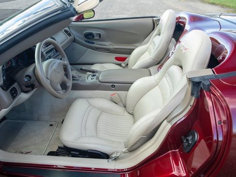 Used 2003 Chevrolet Corvette Convertible w/ Preferred Equipment Group1 image 25