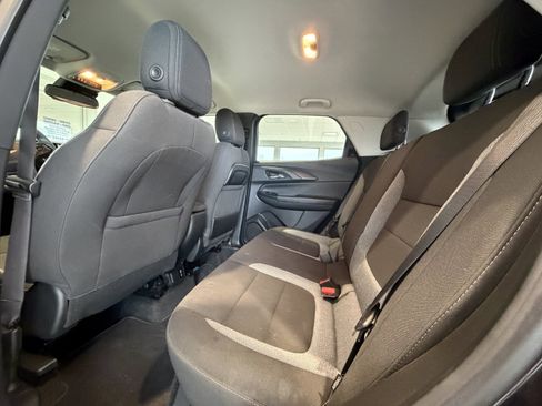 Used 2023 Chevrolet TrailBlazer LT w/ Convenience Package FWD image 17