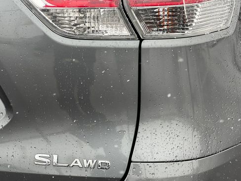 Used 2016 Nissan Rogue SL image 25