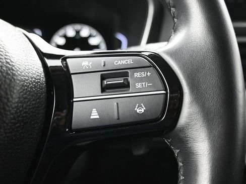 Certified 2025 Honda Pilot Touring image 14