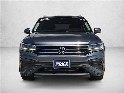 Used 2022 Volkswagen Tiguan SE AWD/4WD image 2