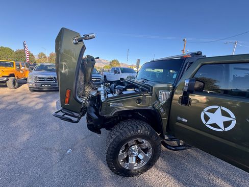 Used 2003 HUMMER H2 w/ Preferred Equipment Group image 38