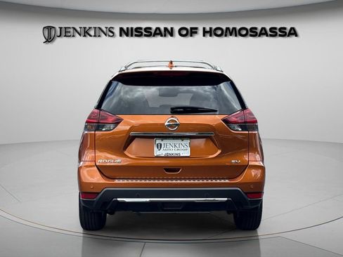 Certified 2019 Nissan Rogue SV w/ Premium Package image 5