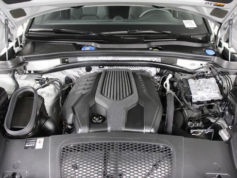 Certified 2026 Porsche Macan image 26