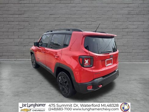 Used 2016 Jeep Renegade Trailhawk w/ Cold Weather Group AWD/4WD image 5