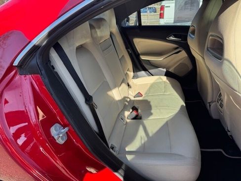 Used 2018 Mercedes-Benz CLA 250 4MATIC image 12