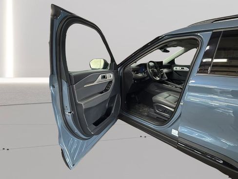 New 2026 Ford Explorer Active w/ Active Comfort Package image 17