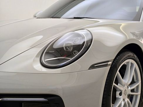 Used 2021 Porsche 911 Carrera image 5