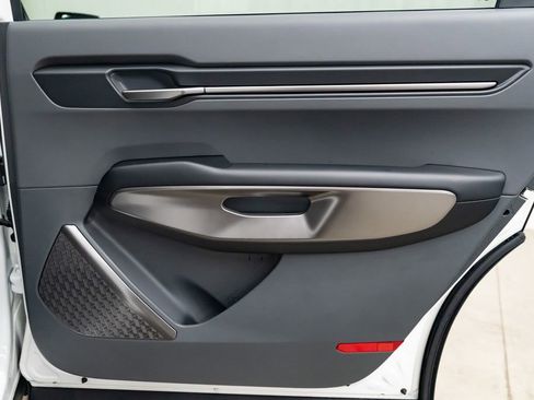 Used 2024 Kia EV9 Wind image 29