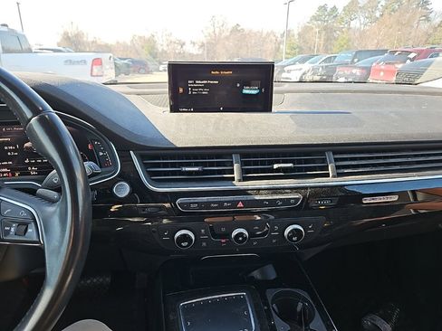 Used 2019 Audi Q7 3.0T Premium Plus w/ Premium Plus Package image 19