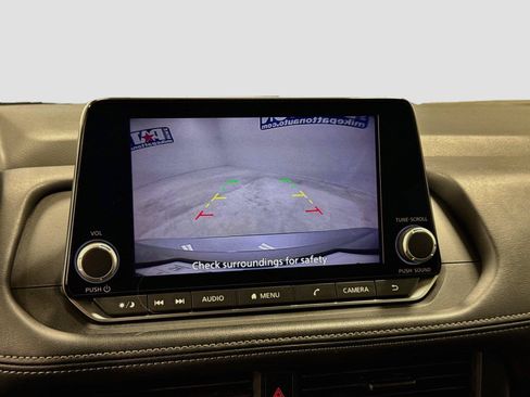 Used 2024 Nissan Rogue S AWD/4WD image 13