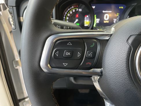 Used 2024 Jeep Wrangler Unlimited Sahara w/ Safety Group AWD/4WD image 19