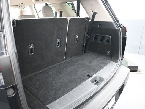 Used 2025 Nissan Pathfinder SV image 17