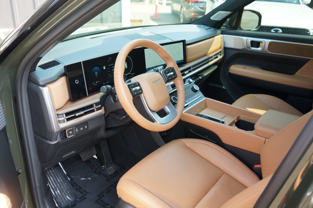 Certified 2024 Hyundai Santa Fe Limited AWD/4WD image 17