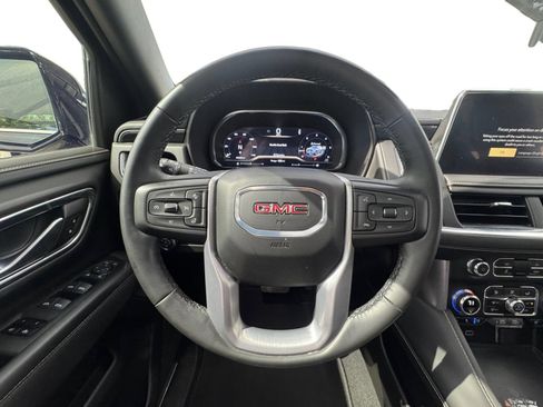 Used 2024 GMC Yukon XL SLT w/ SLT Luxury Package AWD/4WD image 14
