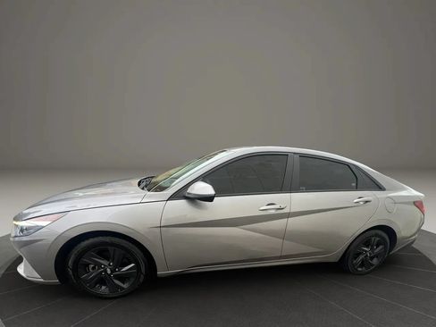 Used 2023 Hyundai Elantra SEL FWD image 8