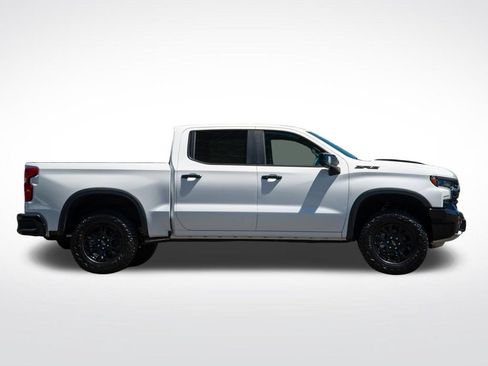 New 2026 Chevrolet Silverado 1500 ZR2 w/ Dark Appearance Package AWD/4WD image 5